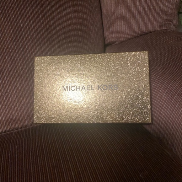 NWT - Michael Kors Jet Set Charm Signature Large Trifold Wallet - Picture 7 of 7